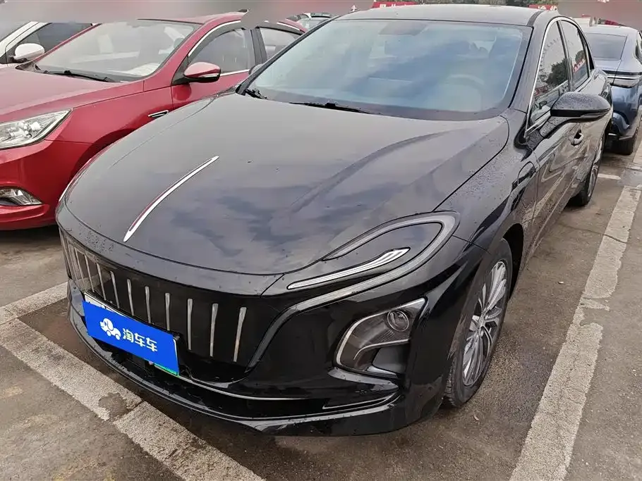 Hongqi E-QM5 — фото 1