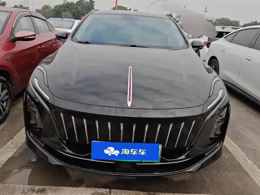 Hongqi E-QM5 — фото 2