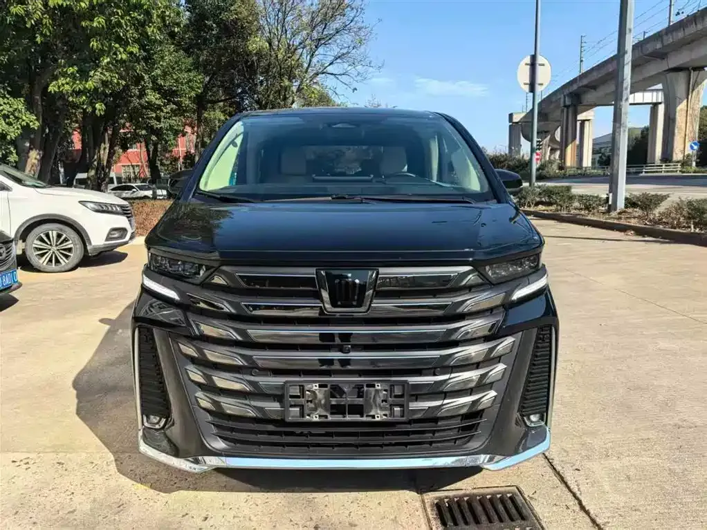 Toyota Vellfire — фото 4