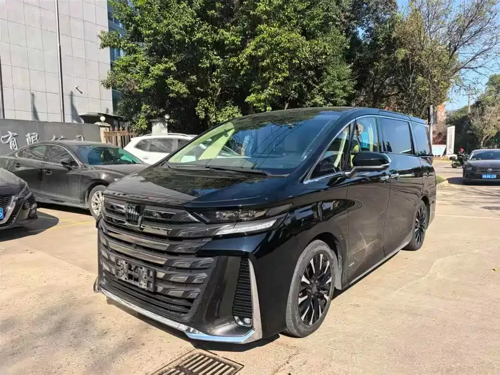 Toyota Vellfire — фото 10
