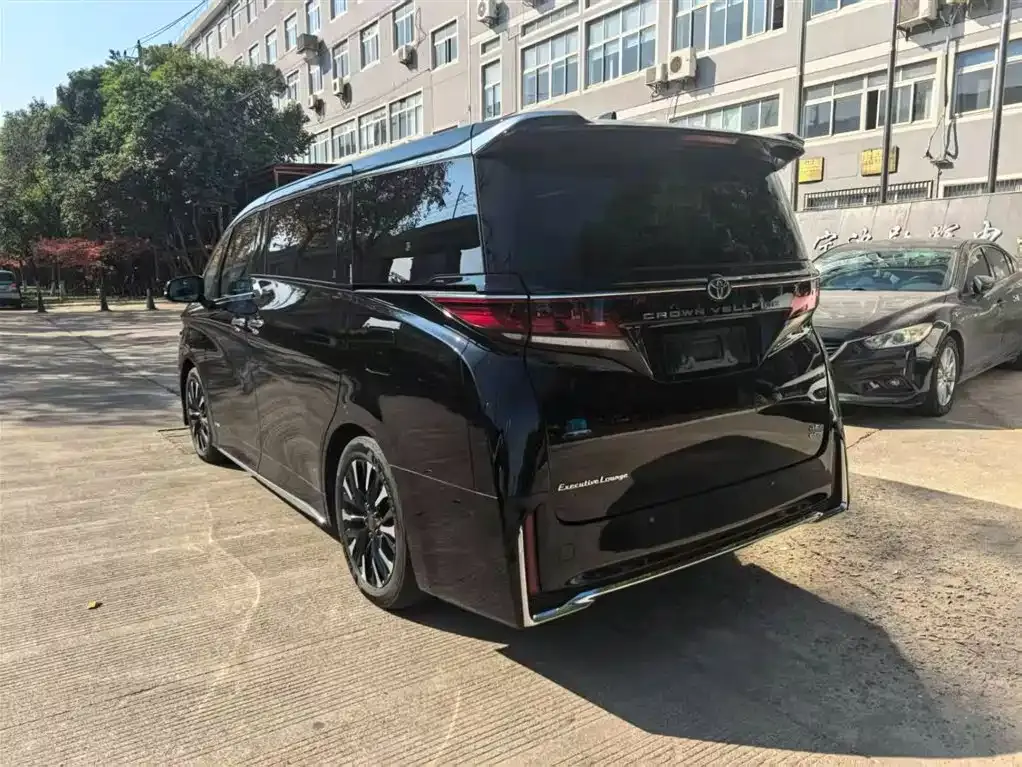Toyota Vellfire — фото 9