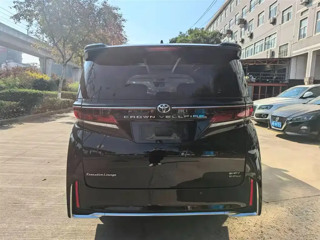 Toyota Vellfire — фото 5