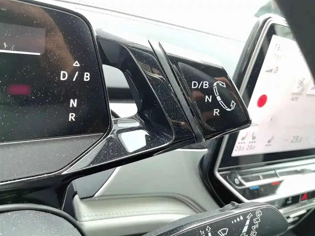Volkswagen ID.6 Crozz — фото 10