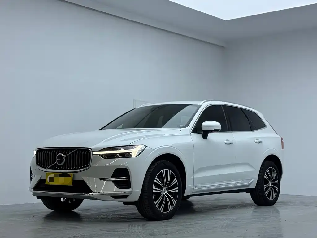 Volvo XC60 — фото 1