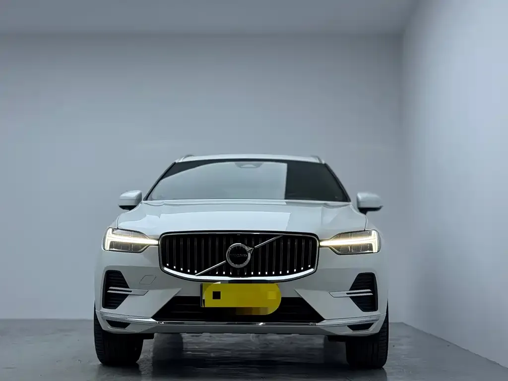 Volvo XC60 — фото 10