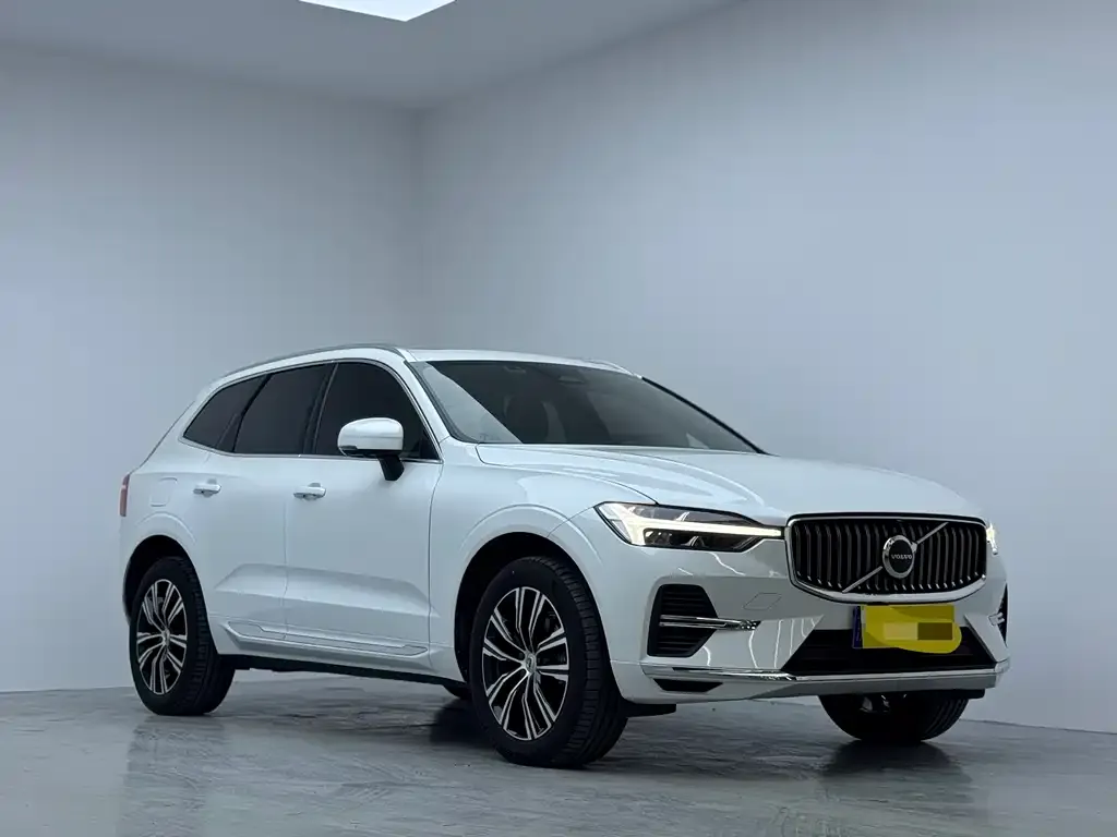 Volvo XC60 — фото 9