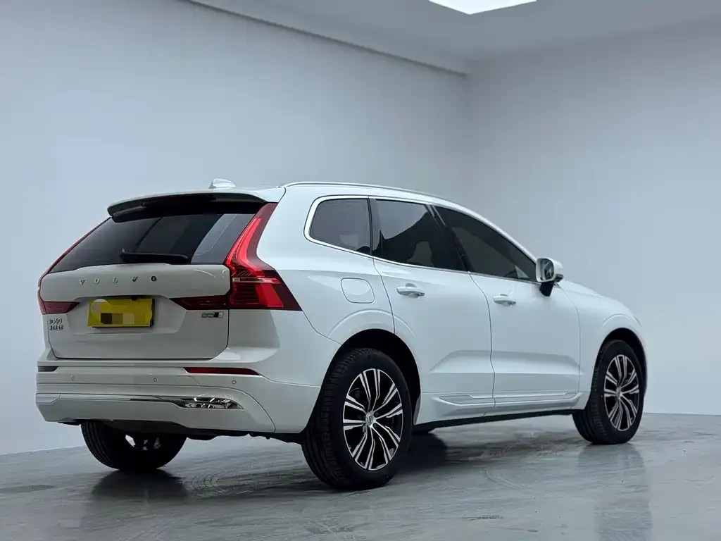 Volvo XC60 — фото 5