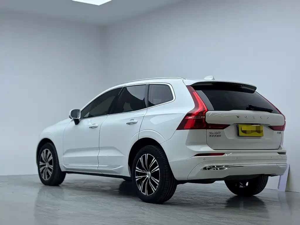 Volvo XC60 — фото 3