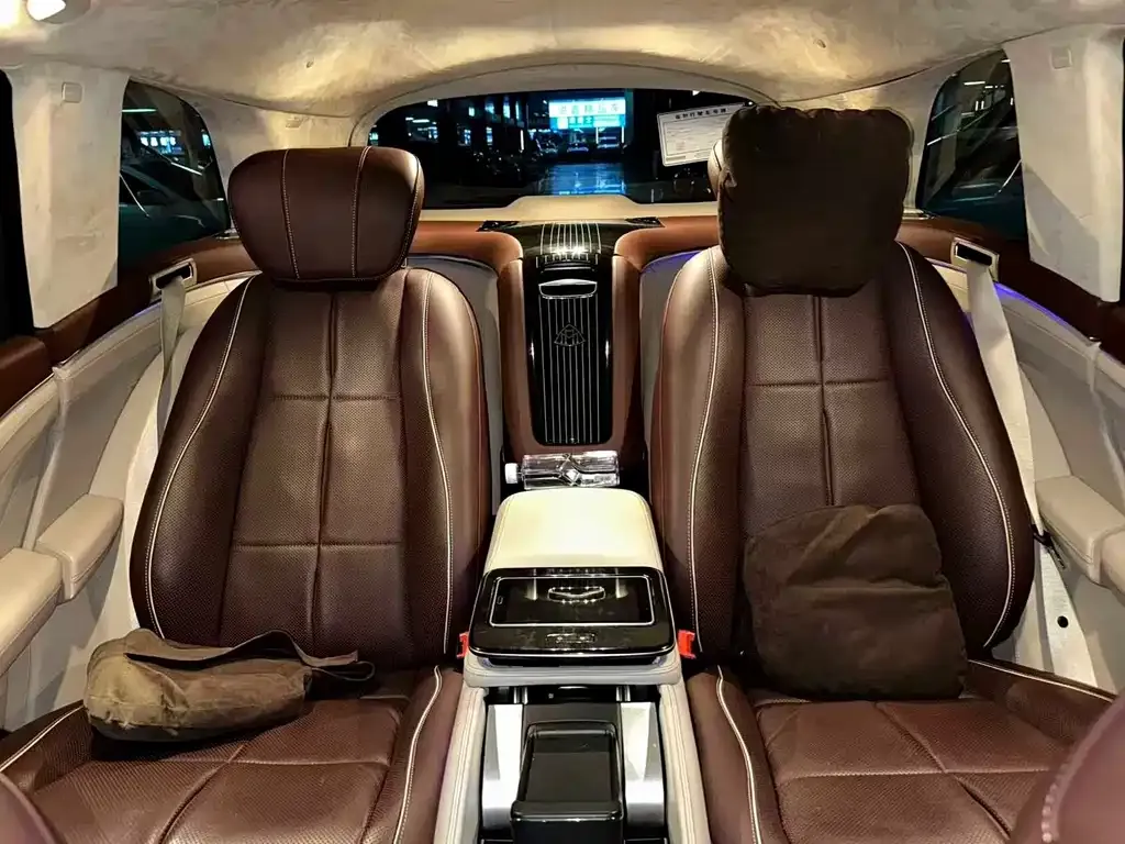 Mercedes-Benz GLS — фото 9