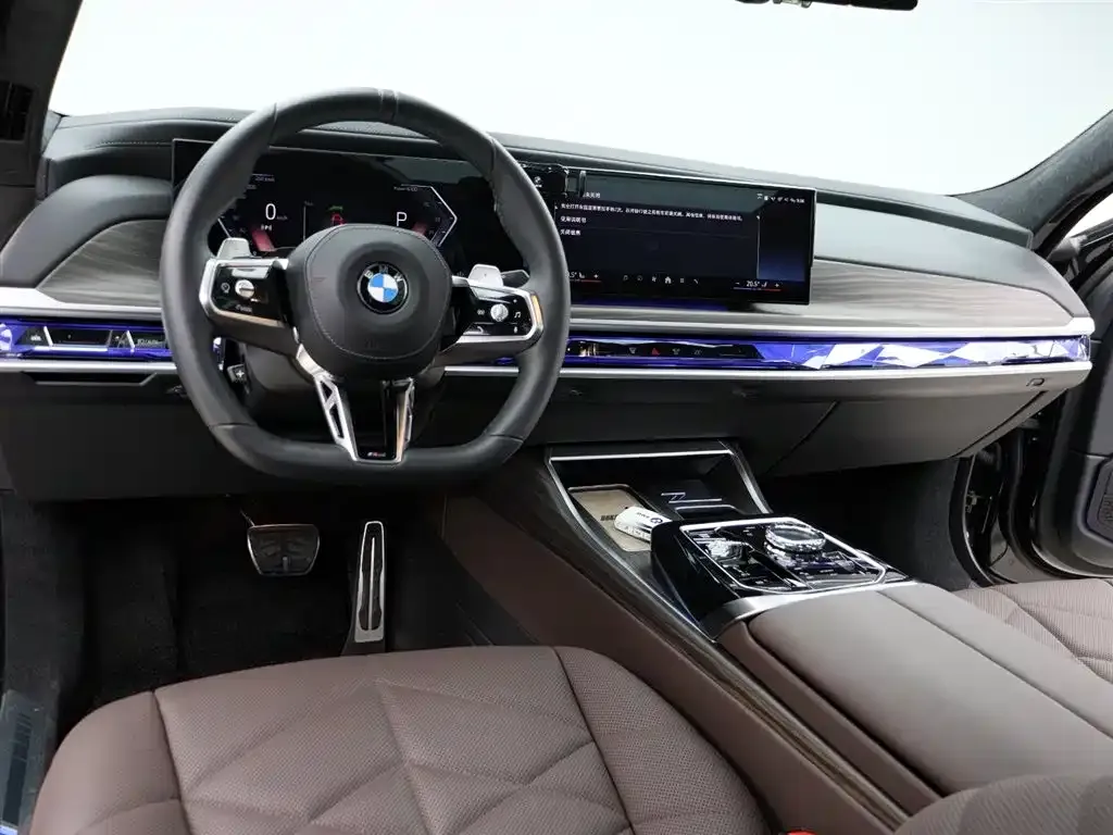 BMW 7 Series — фото 10
