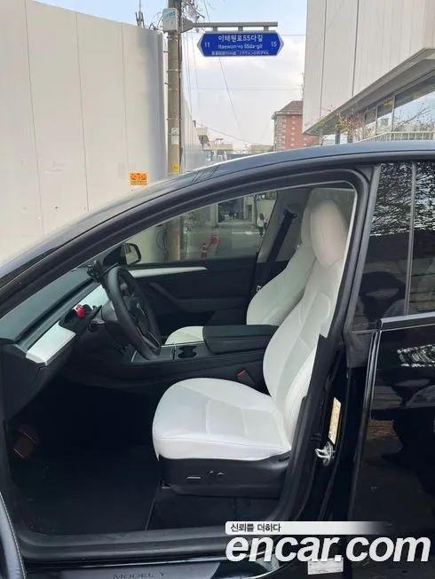 Tesla Model Y — фото 6