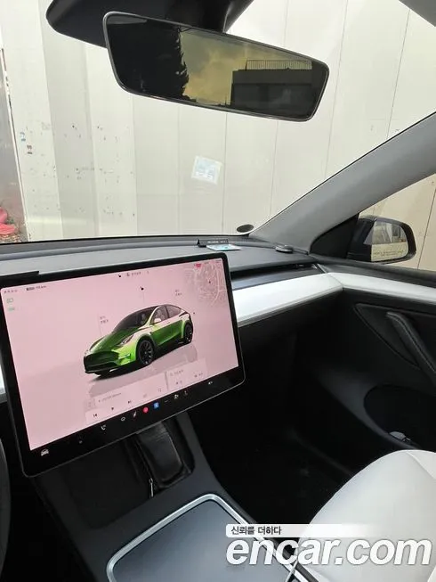 Tesla Model Y — фото 8