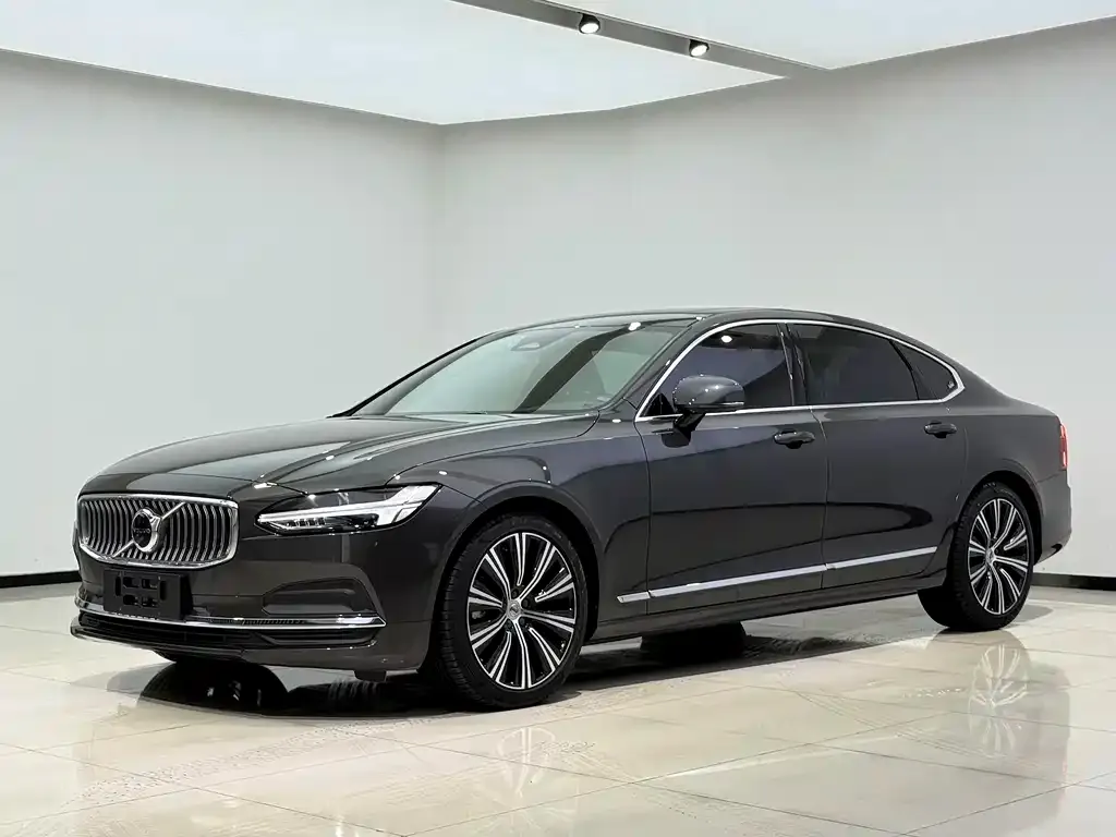 Volvo S90 — фото 1
