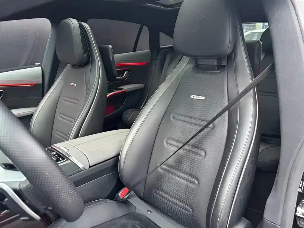 Mercedes-Benz EQS AMG — фото 10