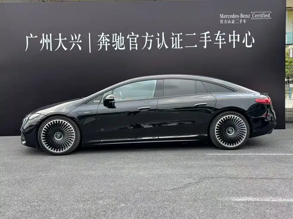 Mercedes-Benz EQS AMG — фото 9