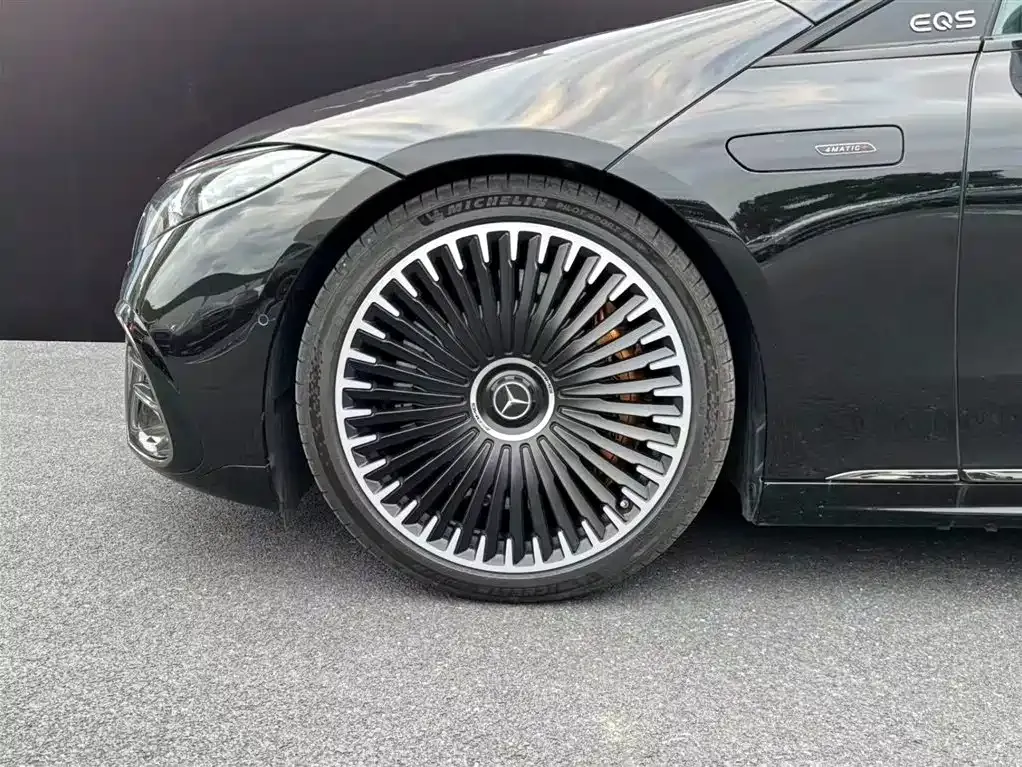 Mercedes-Benz EQS AMG — фото 6