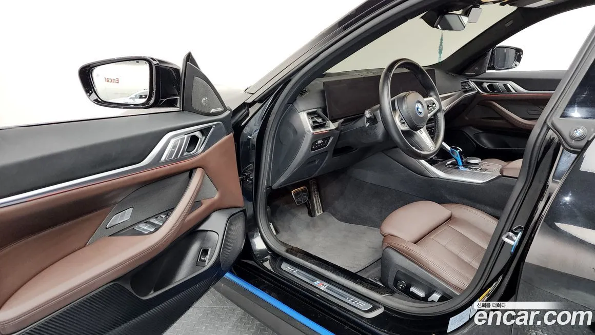 BMW i4 — фото 10