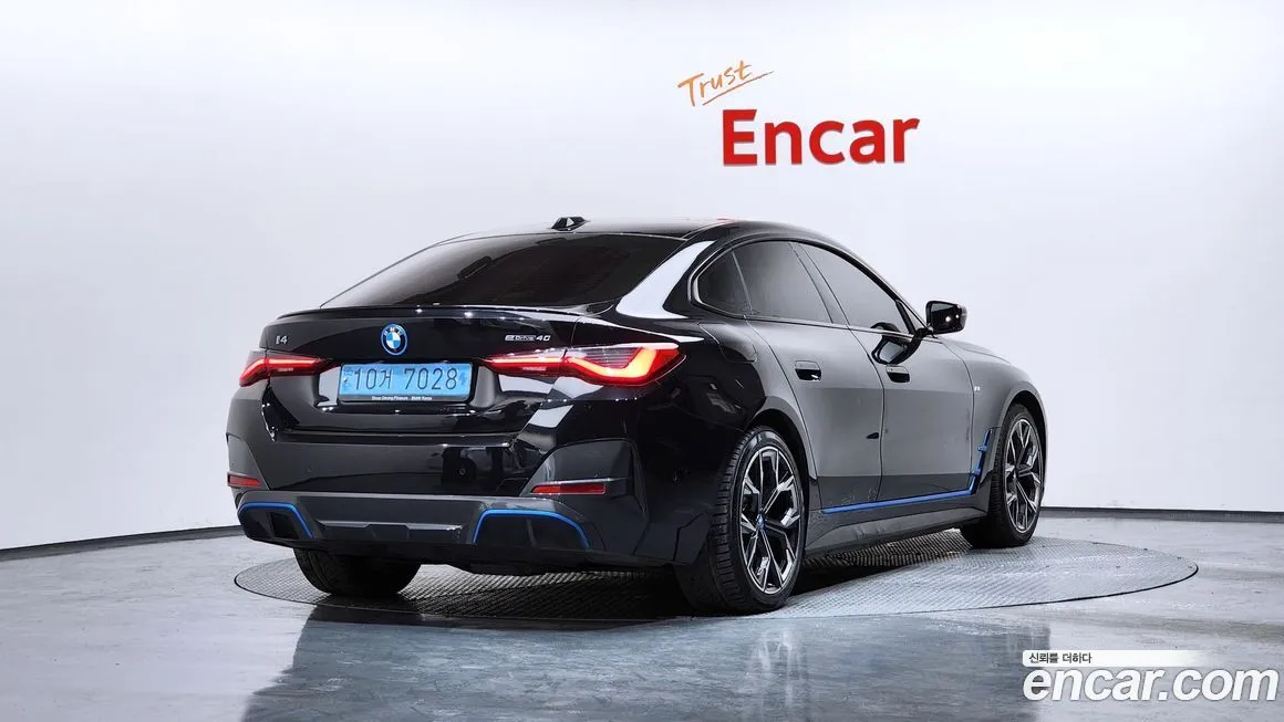 BMW i4 — фото 4
