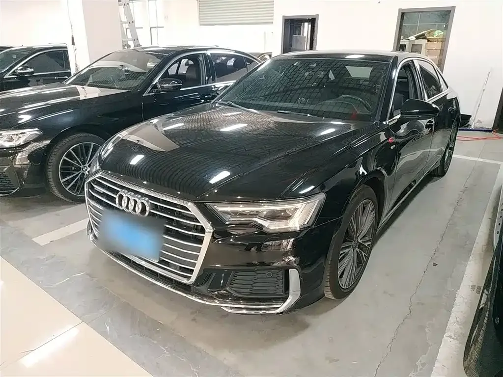Audi A6L — фото 1