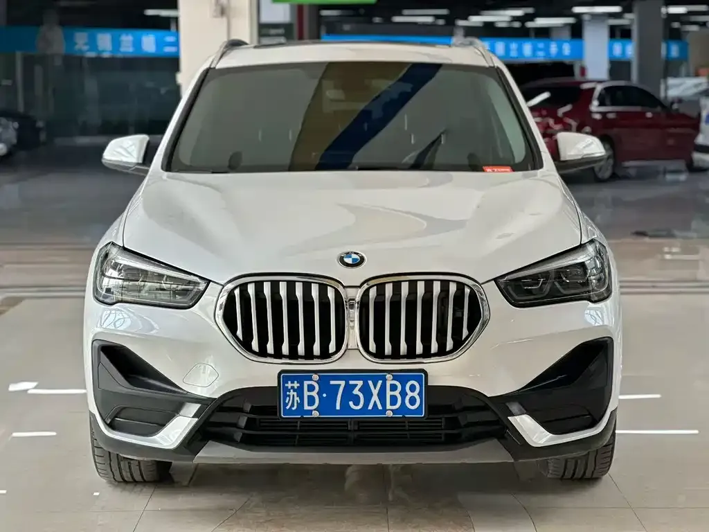 BMW X1 — фото 1