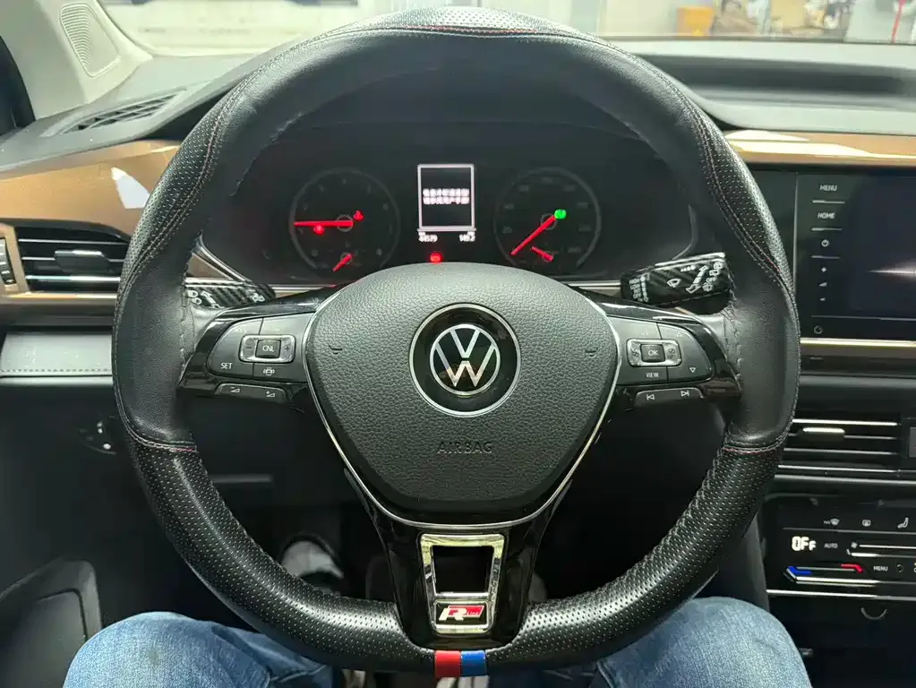 Volkswagen Tharu — фото 10