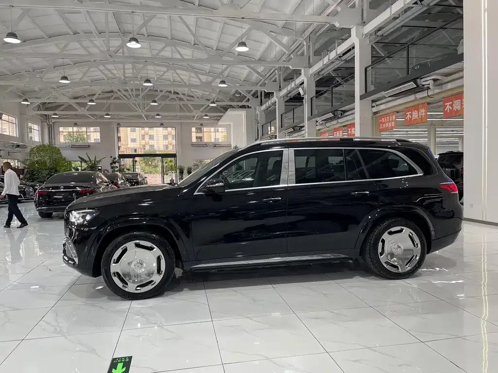 Mercedes-Benz GLS — фото 8