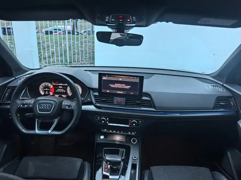 Audi Q5L Sportback — фото 7