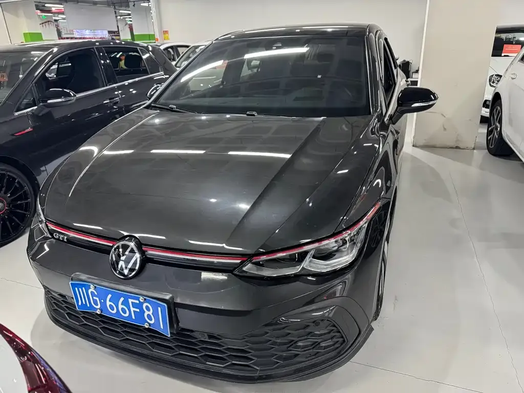 Volkswagen Golf GTI — фото 6