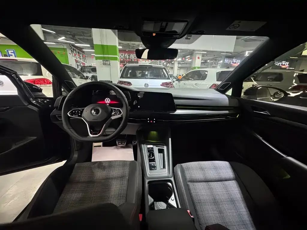 Volkswagen Golf GTI — фото 9