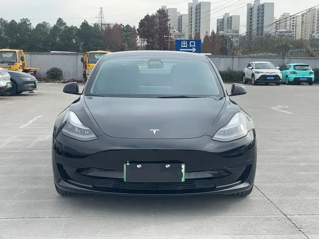 Tesla Model 3 — фото 4