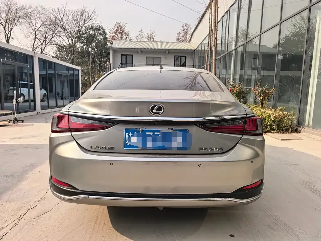 Lexus ES — фото 9