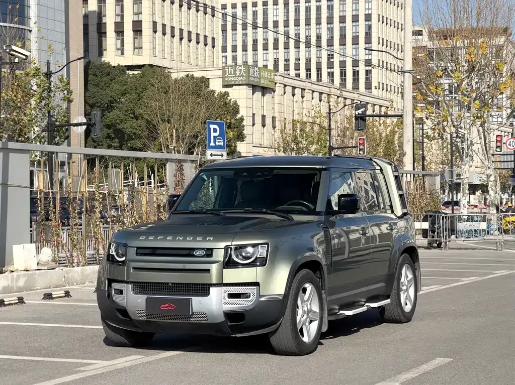 Land Rover Defender — фото 1