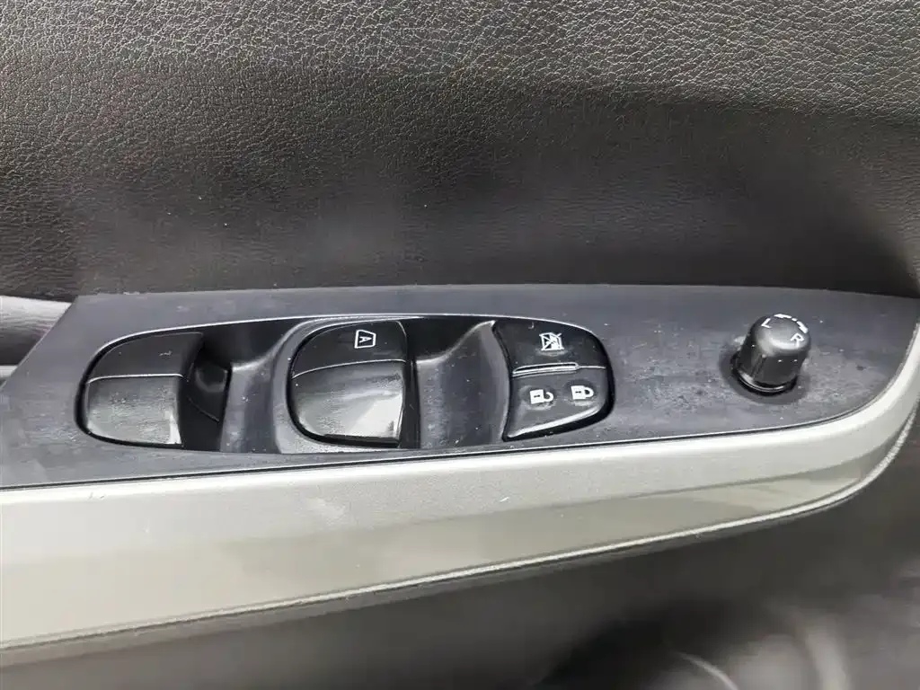 Nissan Terra — фото 9