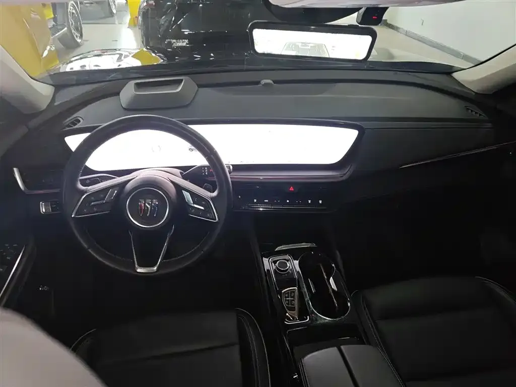 Buick Envision Plus — фото 9