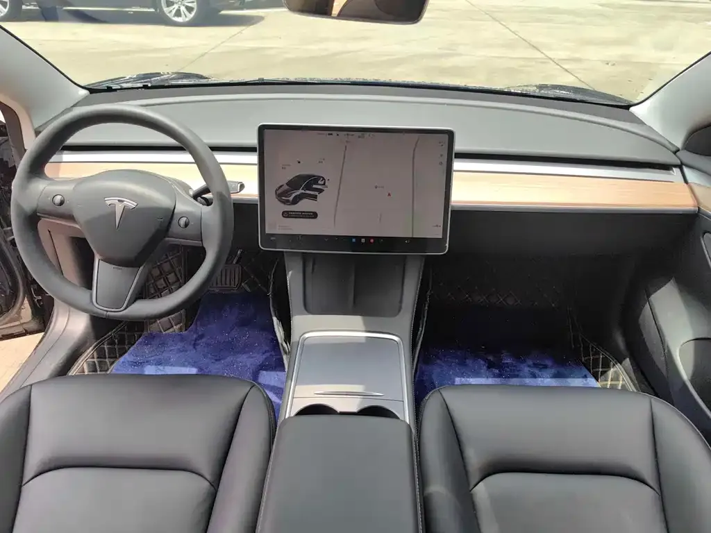Tesla Model 3 — фото 5