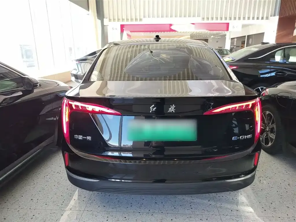 Hongqi E-QM5 — фото 7