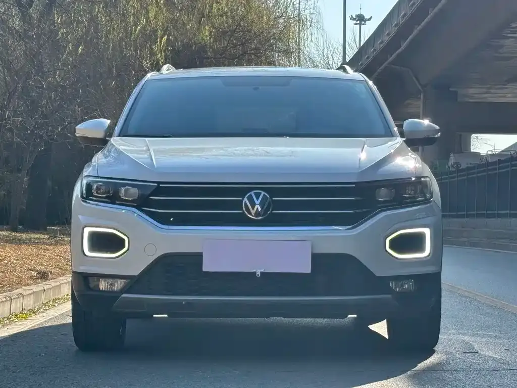 Volkswagen T-Roc — фото 8