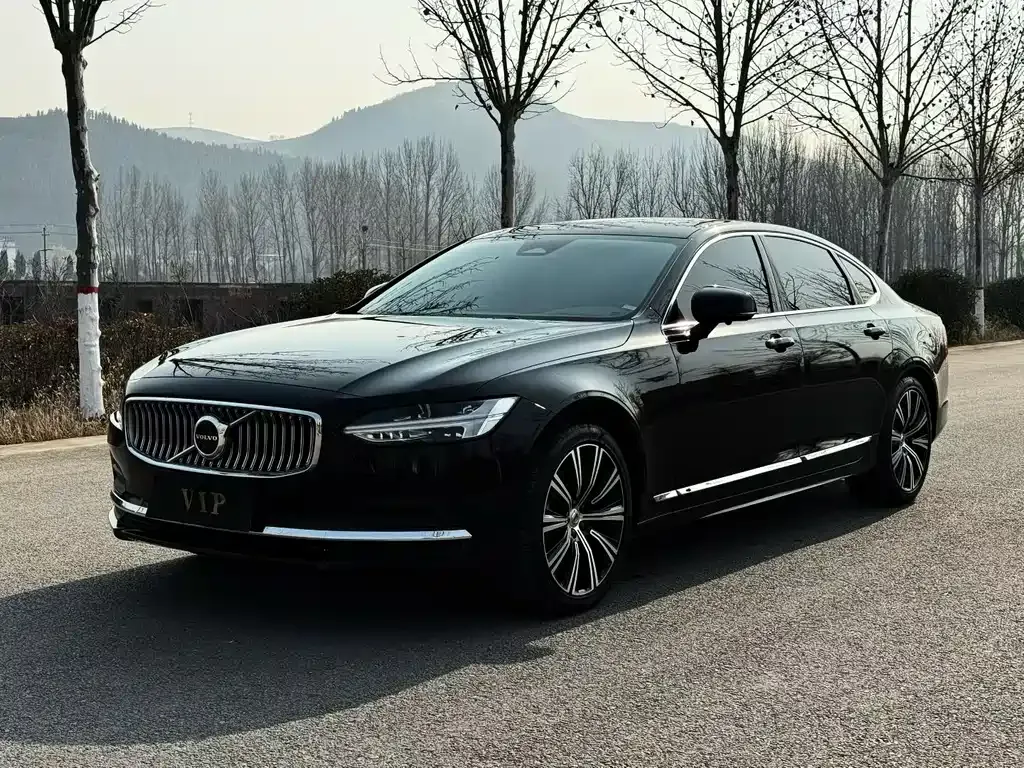 Volvo S90 — фото 1