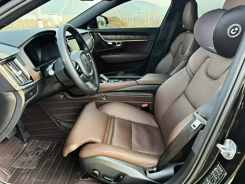 Volvo S90 — фото 10