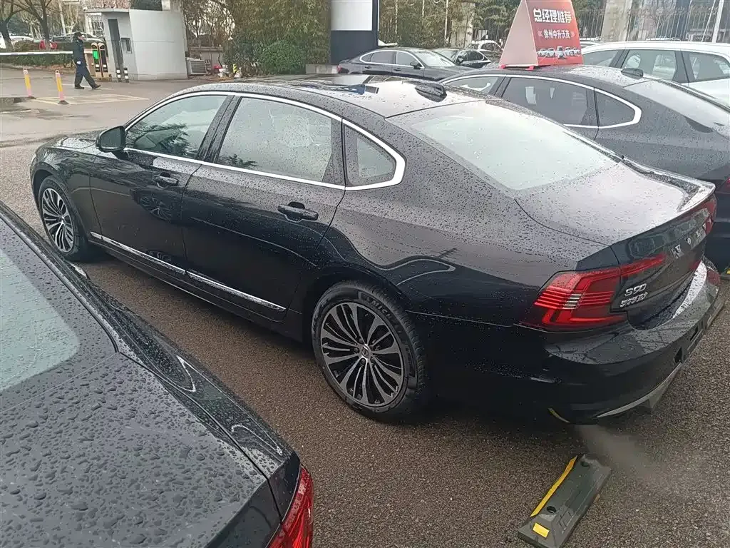 Volvo S90 — фото 9
