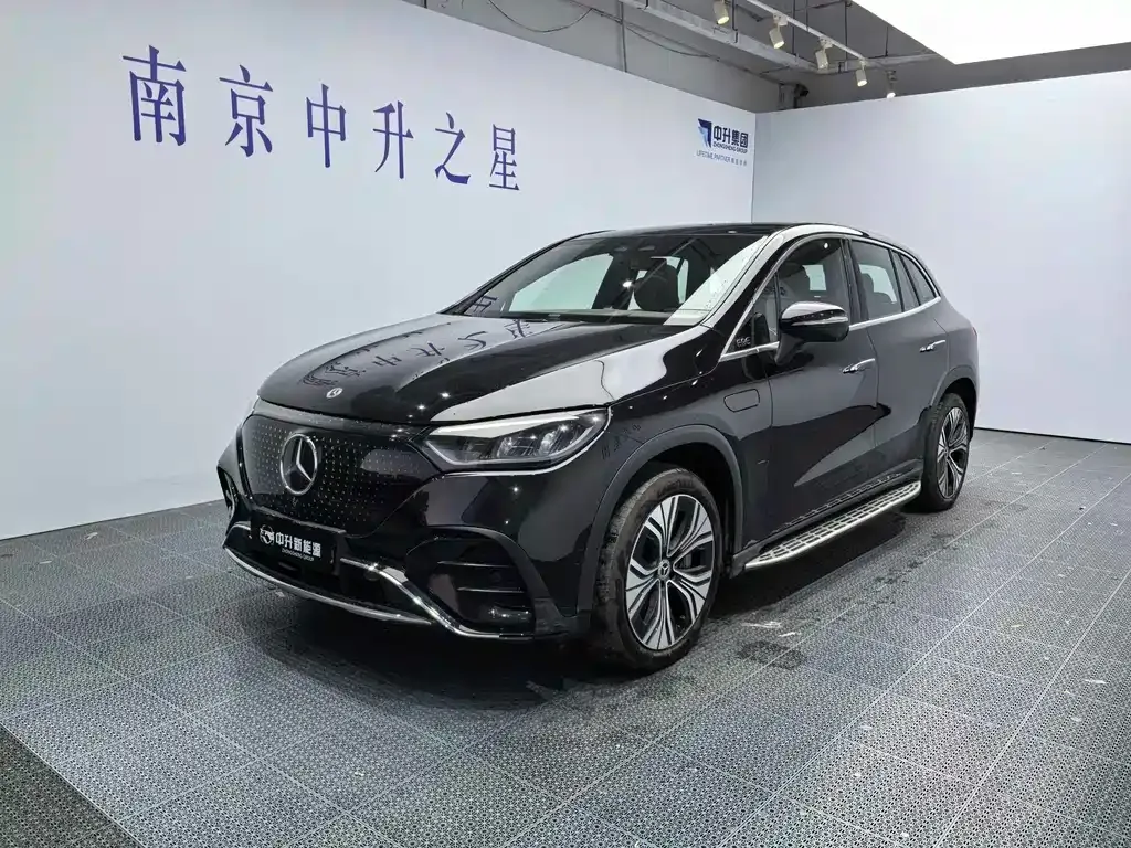 Mercedes-Benz EQE SUV — фото 1