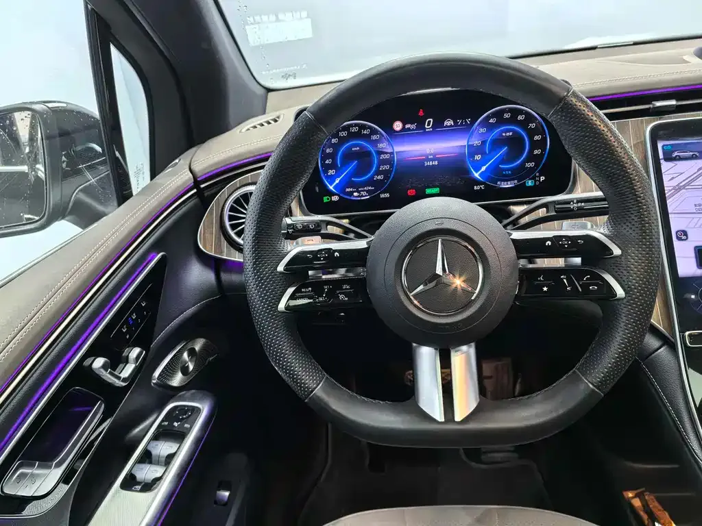 Mercedes-Benz EQE SUV — фото 4