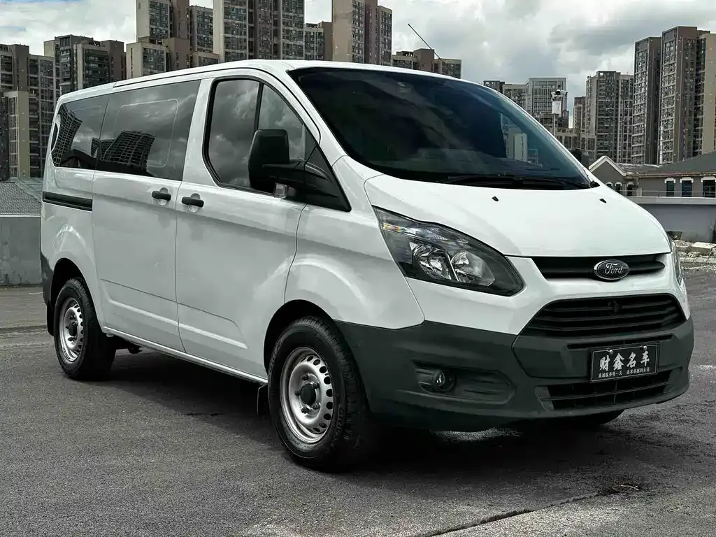 Ford Transit — фото 9