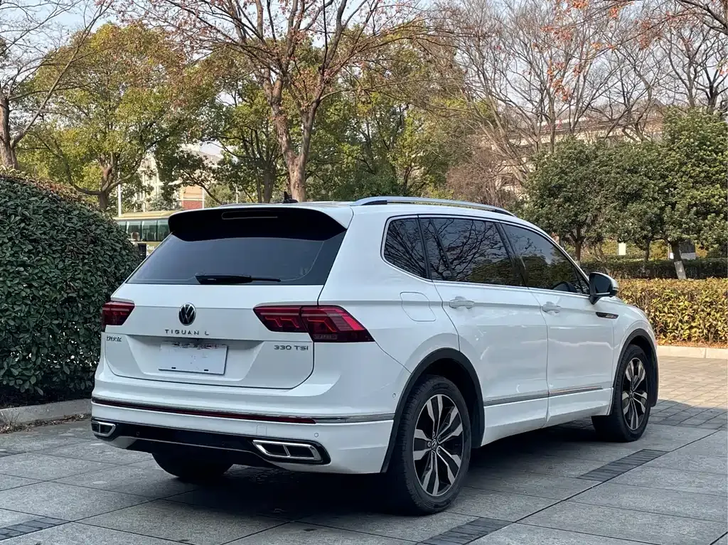 Volkswagen Tiguan L — фото 7