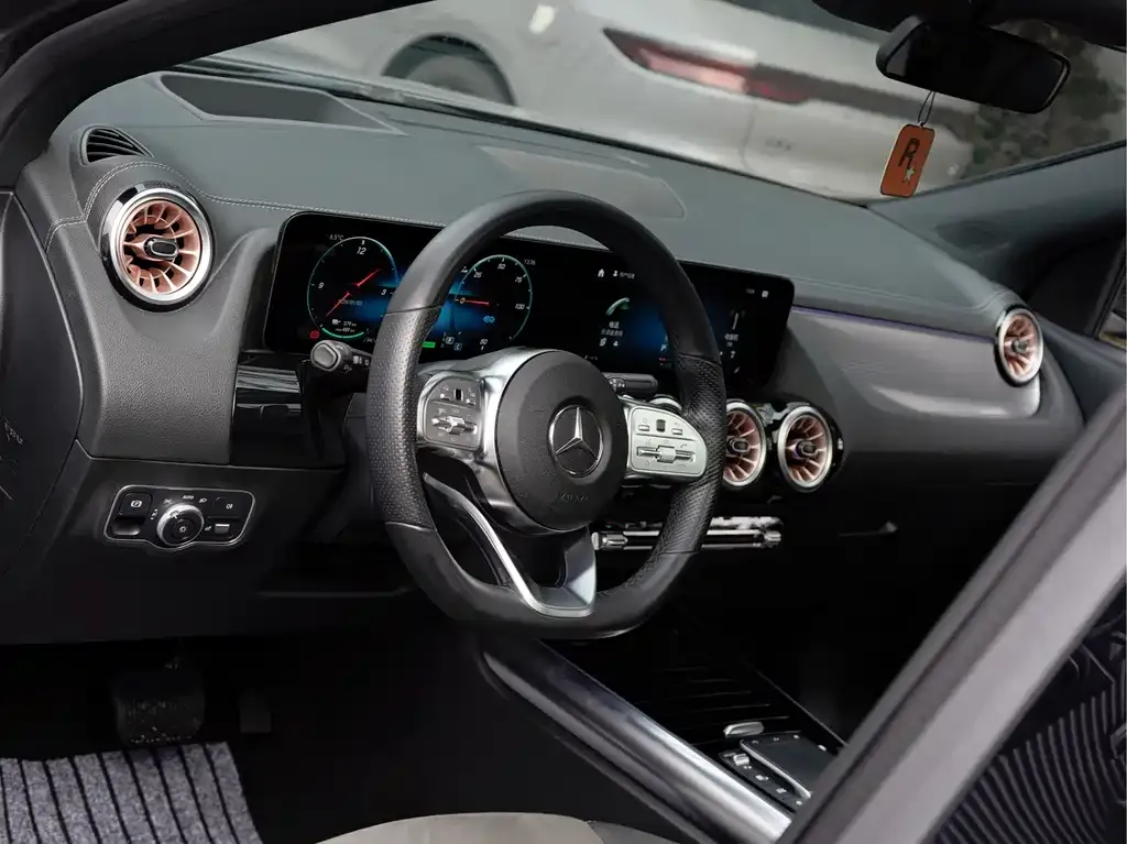 Mercedes-Benz EQA — фото 3
