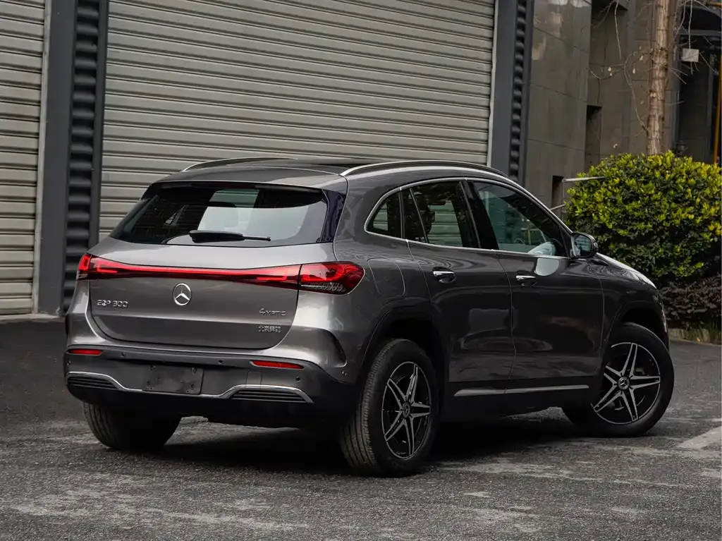Mercedes-Benz EQA — фото 10