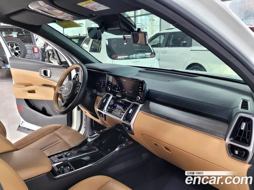 Kia Sorento — фото 7