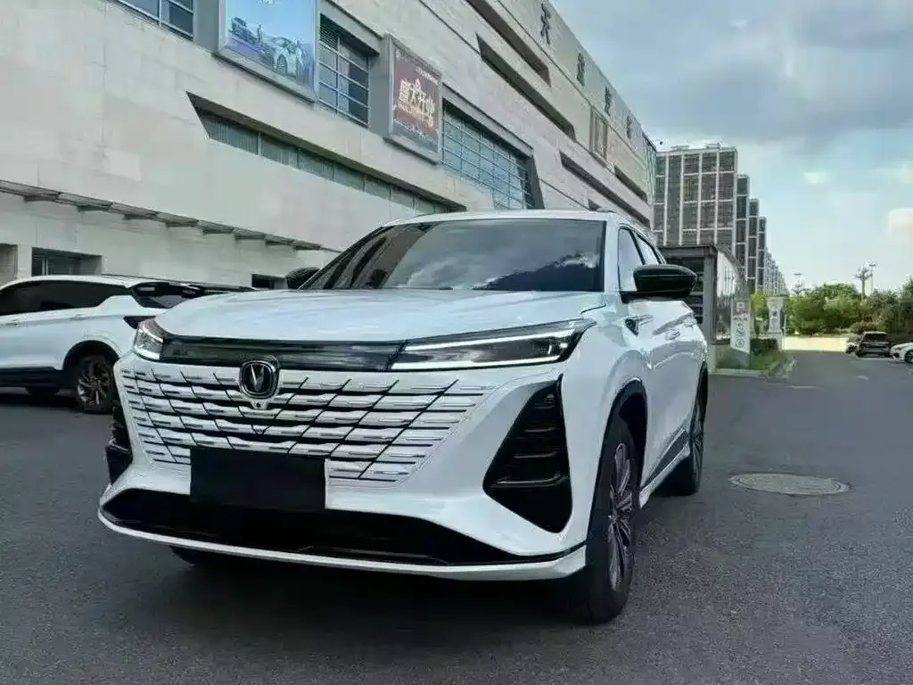 Changan CS75PLUS — фото 1
