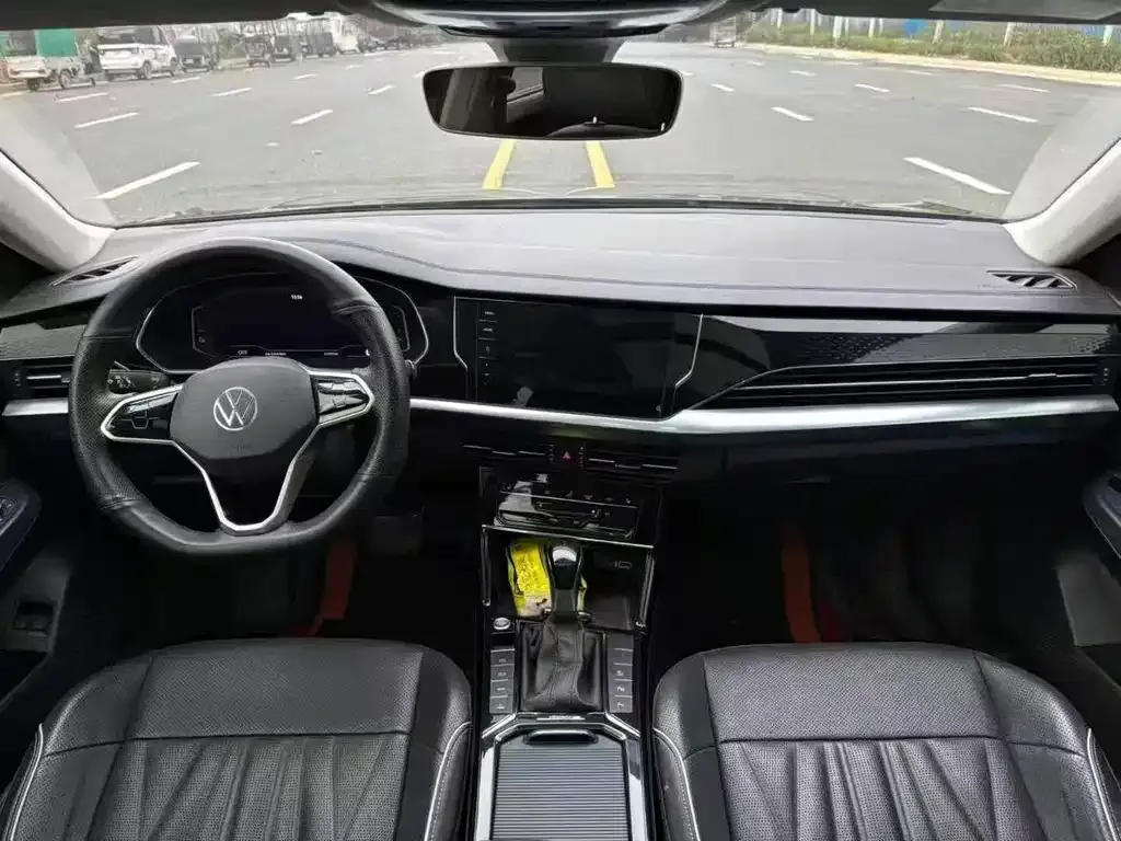Volkswagen Passat New Energy — фото 2