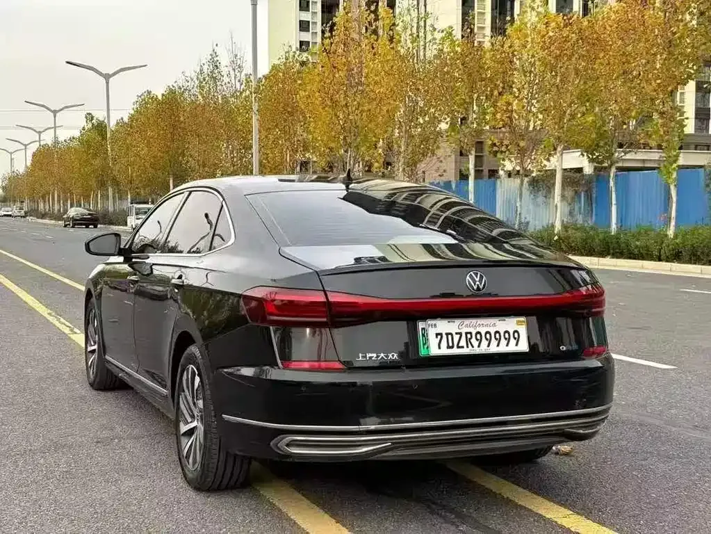 Volkswagen Passat New Energy — фото 8
